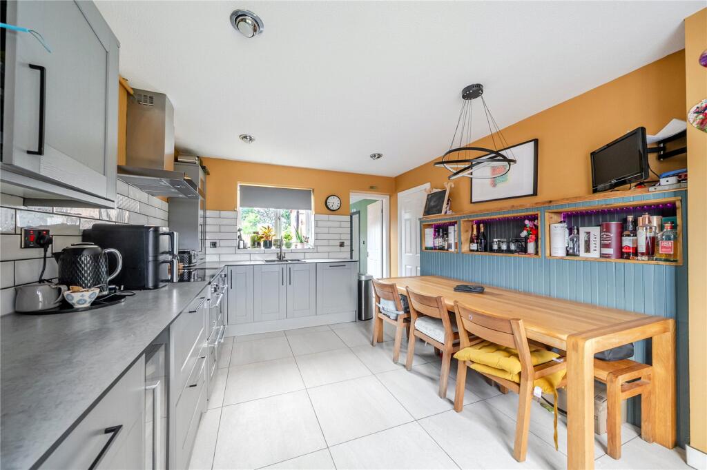 House in Leeds, Howlett Cross - View 4