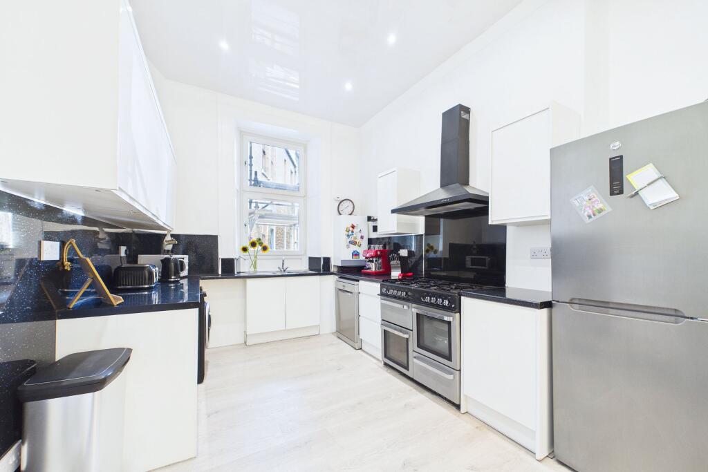 Apartment in Glasgow, Ibroxholm, Bellahouston - More