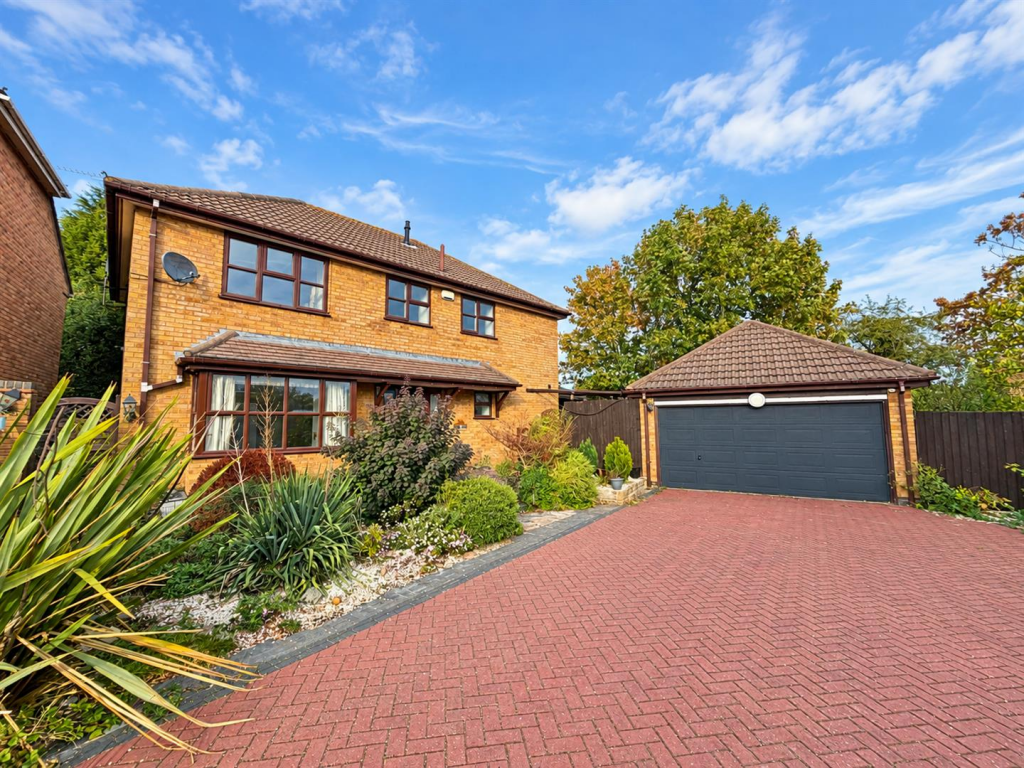 4-bed detached on The Priors, Bedworth, £325,000