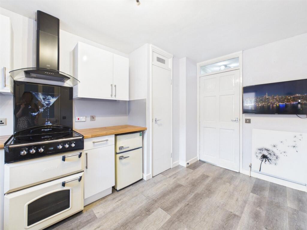 Holmesfield Drive, Heanor, Derbyshire, DE75 photo 2