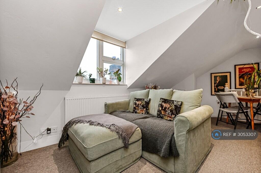 Tweedy Road, Bromley, BR1 photo 2