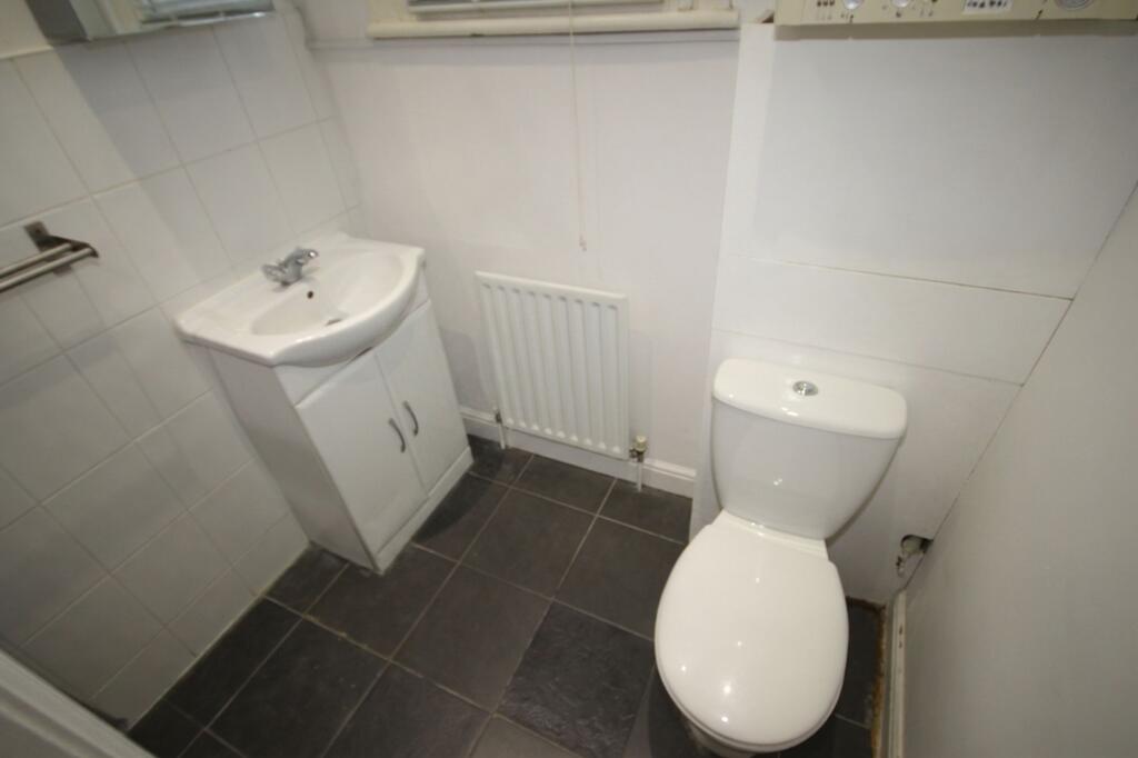 Apartment in Southall - View 3