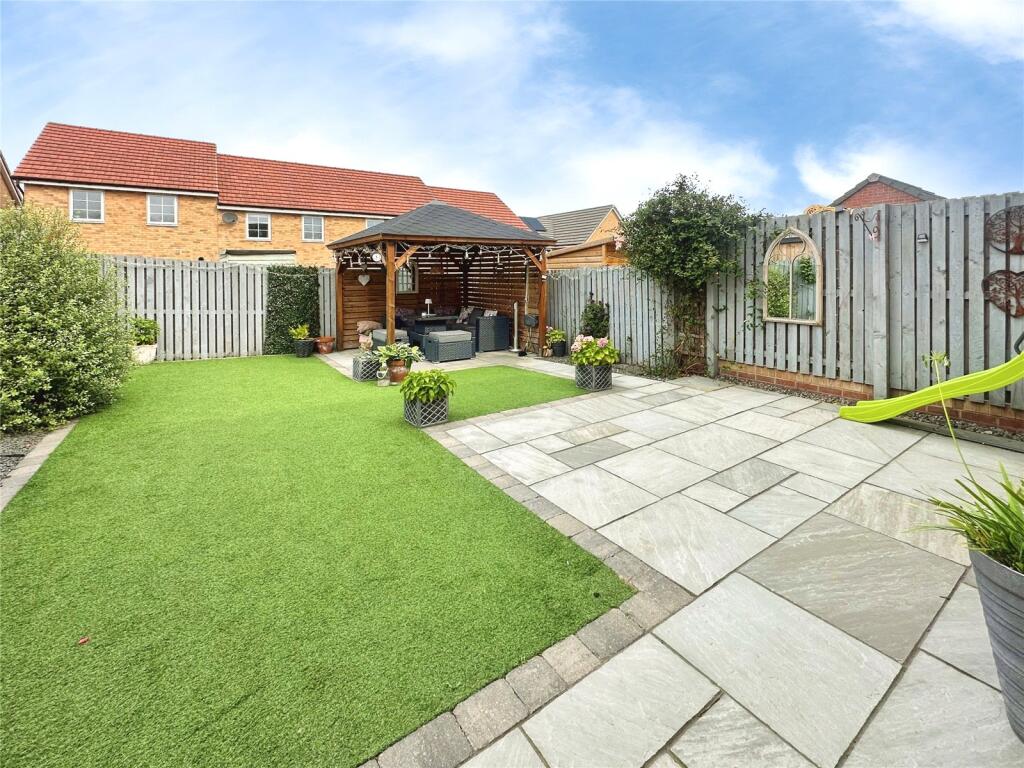 House in Wakefield - View 2