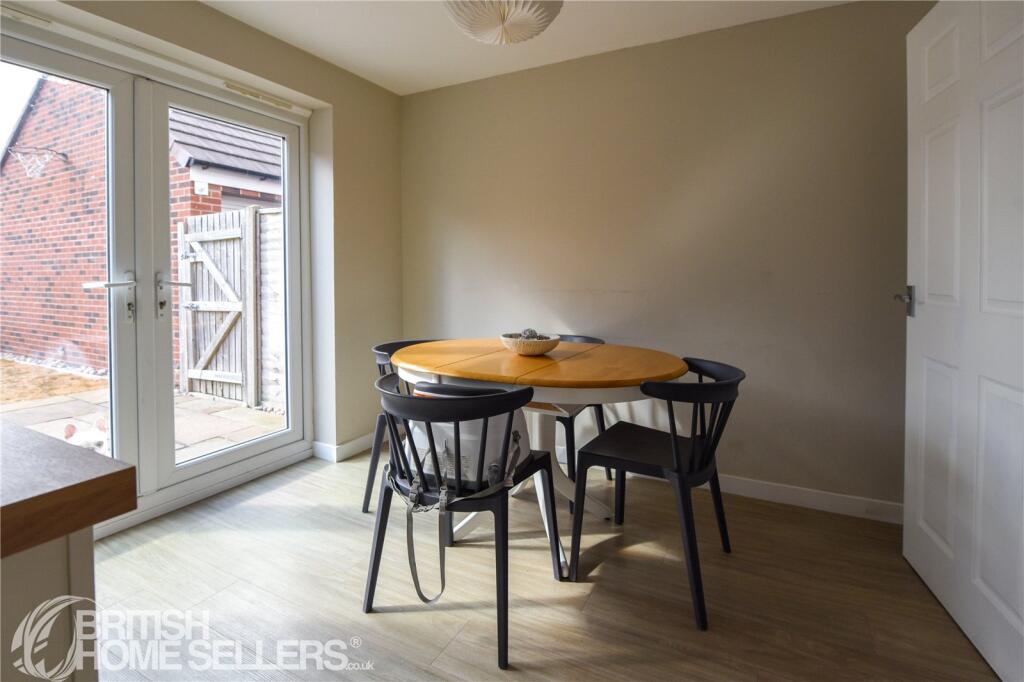 House in Wychavon, Pershore - More