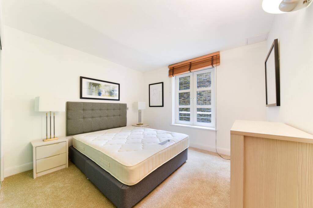 Apartment in London - More