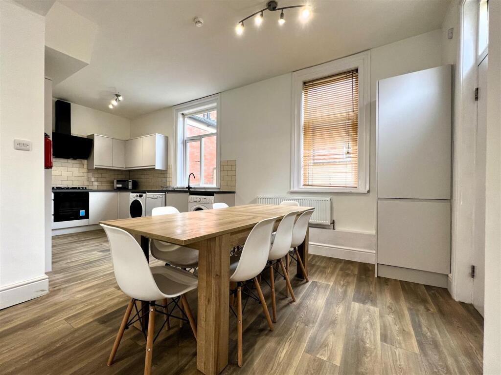 House in Newcastle upon Tyne - View 3