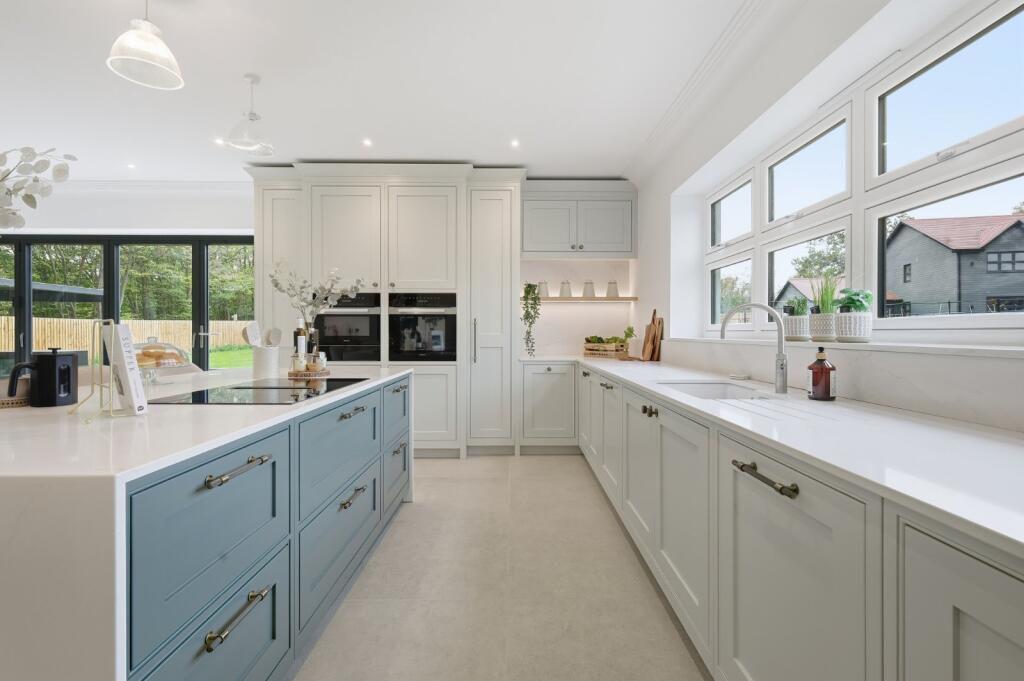 House in Brentwood, Doddinghurst - View 3