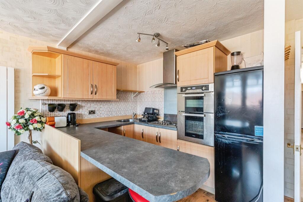 Apartment in Rushden, North Northamptonshire - View 3