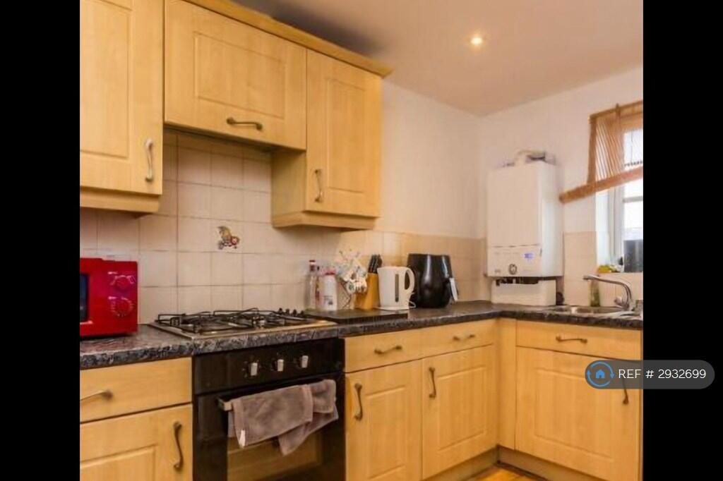 Apartment in Newcastle upon Tyne - View 5