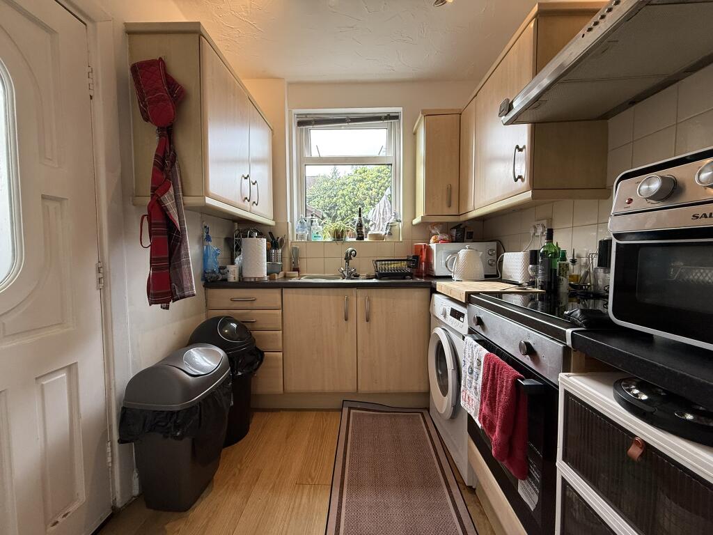 House in Chesterfield, Derbyshire - View 4