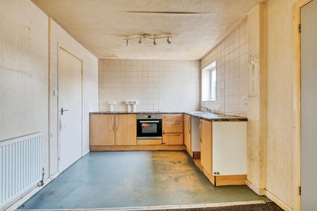 House in Solihull, Fordbridge - More