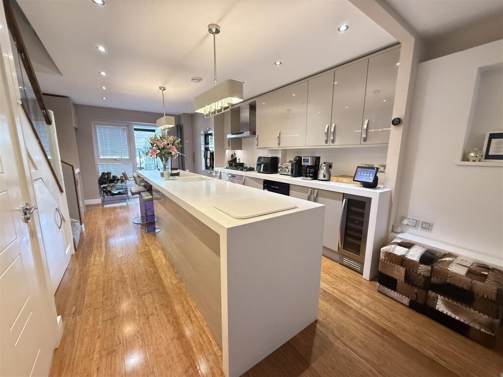 House in Salford, Greater Manchester - View 4