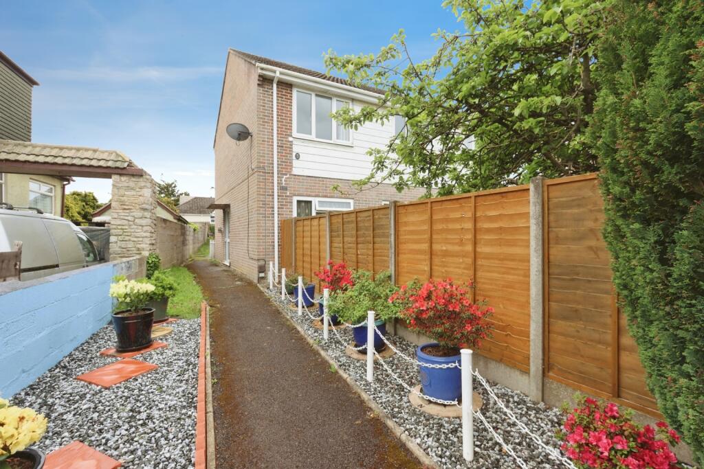 Apartment in Poole, Hamworthy - View 2