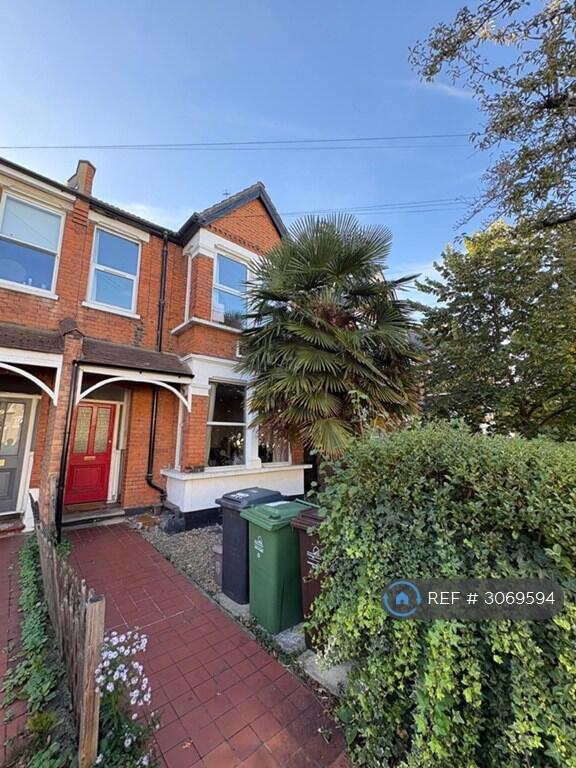 Apartment in London - More