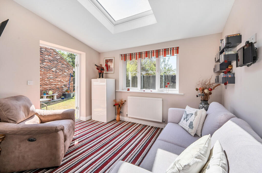 House in Gillingham, Ham - More