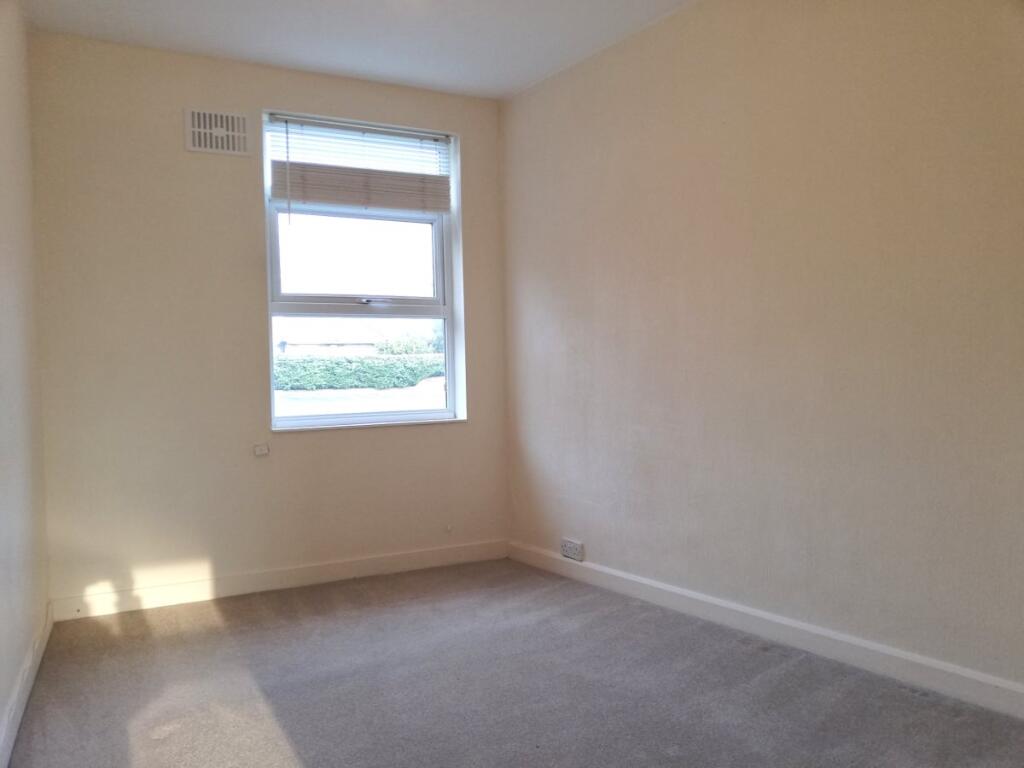 Apartment in Redhill - View 3