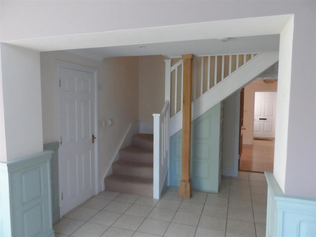 House in Taunton - View 5