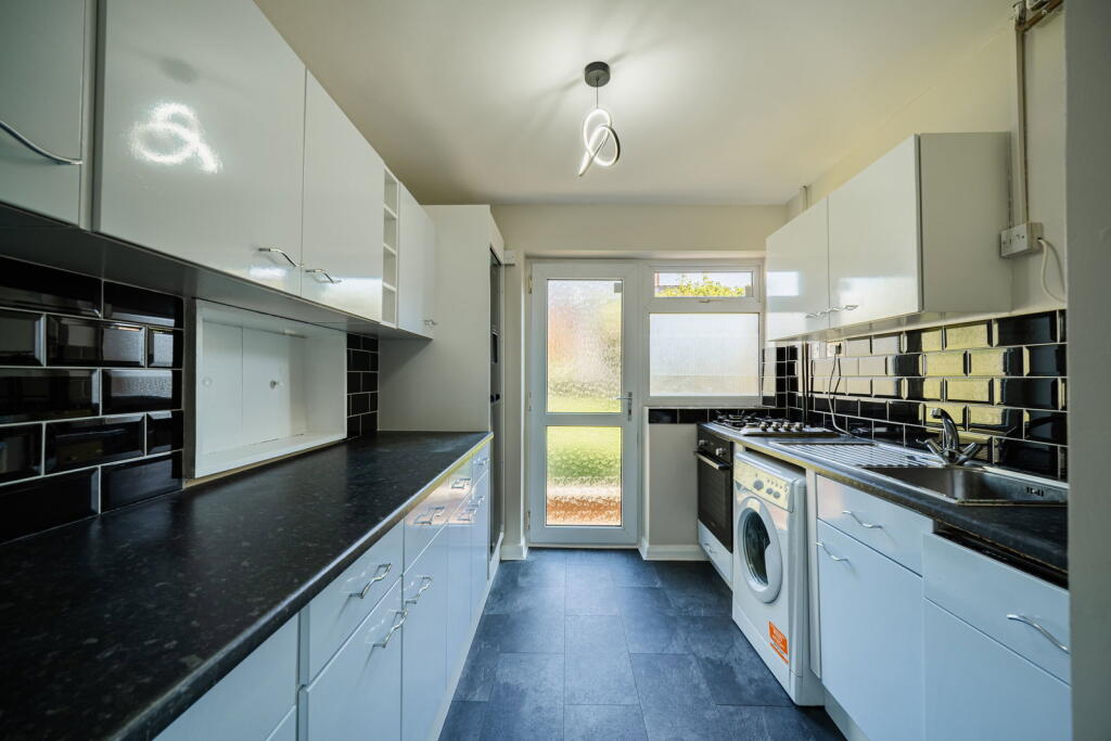 Main image of property: Park Rise, Leicester, LE3 6SG