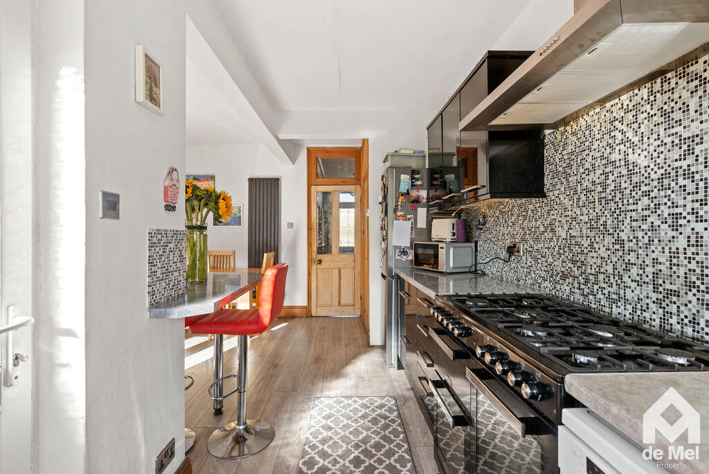 House in Cheltenham, Lynworth, Cleevemount - View 4
