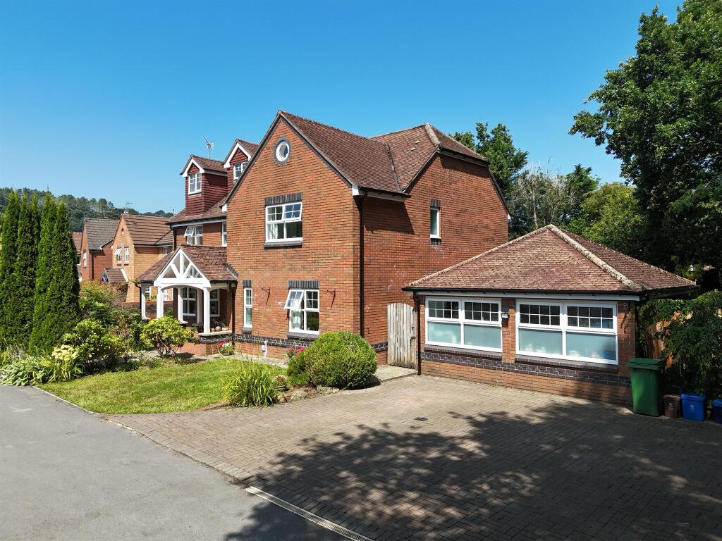 Main image of property: Clos Y Mynydd, Morganstown, Cardiff