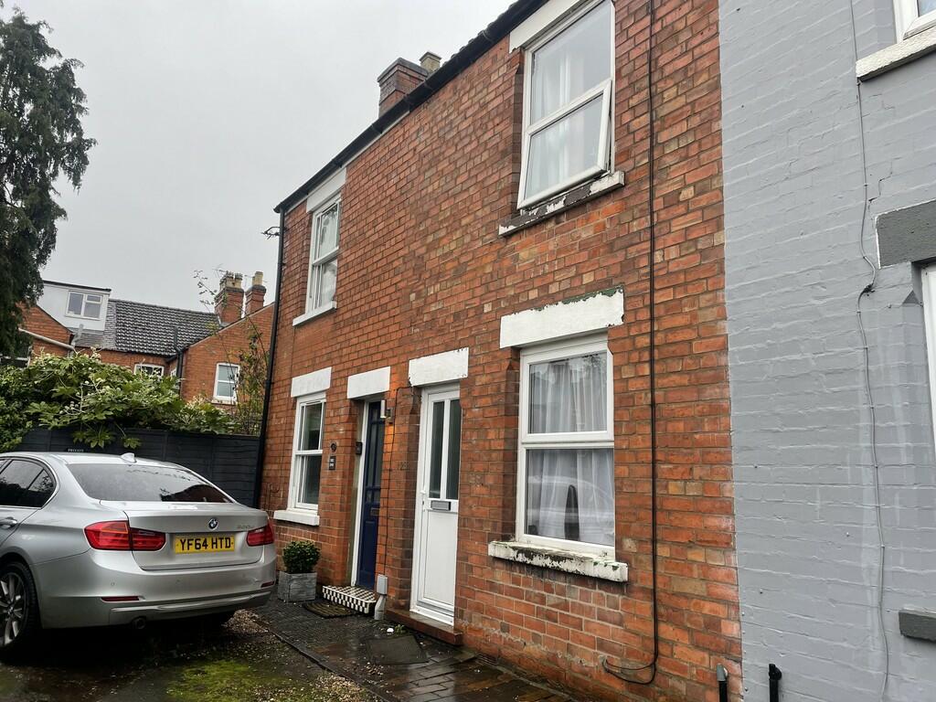 2-bed terraced on Sydney Terrace, Newark, £125,000