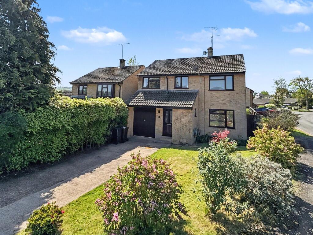 Main image of property: Oaklea, Tiverton, EX16
