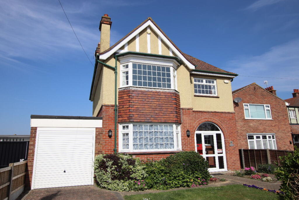 4-bed detached on Wash Lane, Clacton on Sea, CO15, £400,000