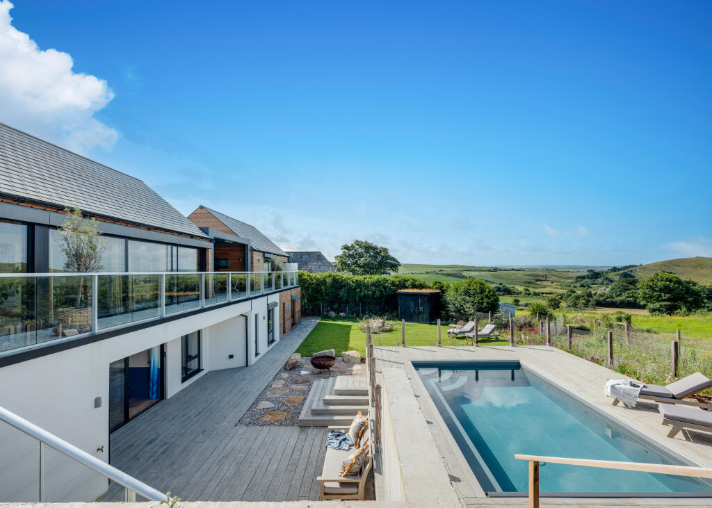 Main image of property: Tide Race