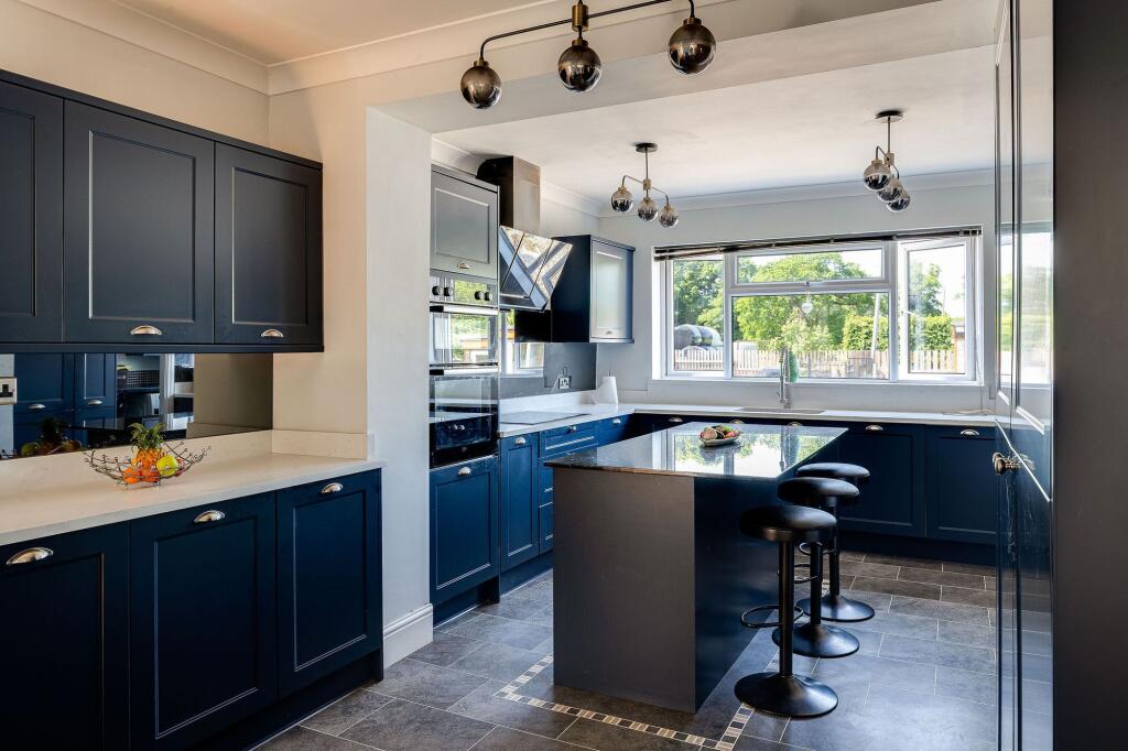 Heath Lane, Childer Thornton, CH66 photo 3