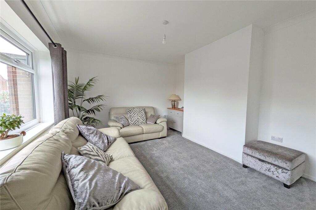 Ruskin Avenue, Denton, Tameside, M34 photo 3