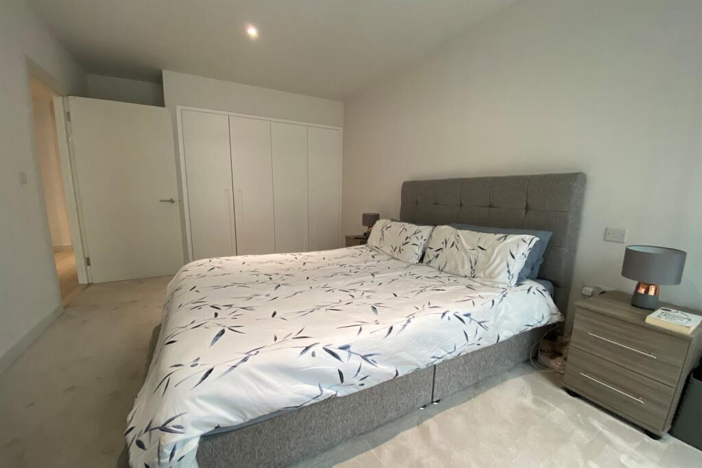 Apartment in London - View 5