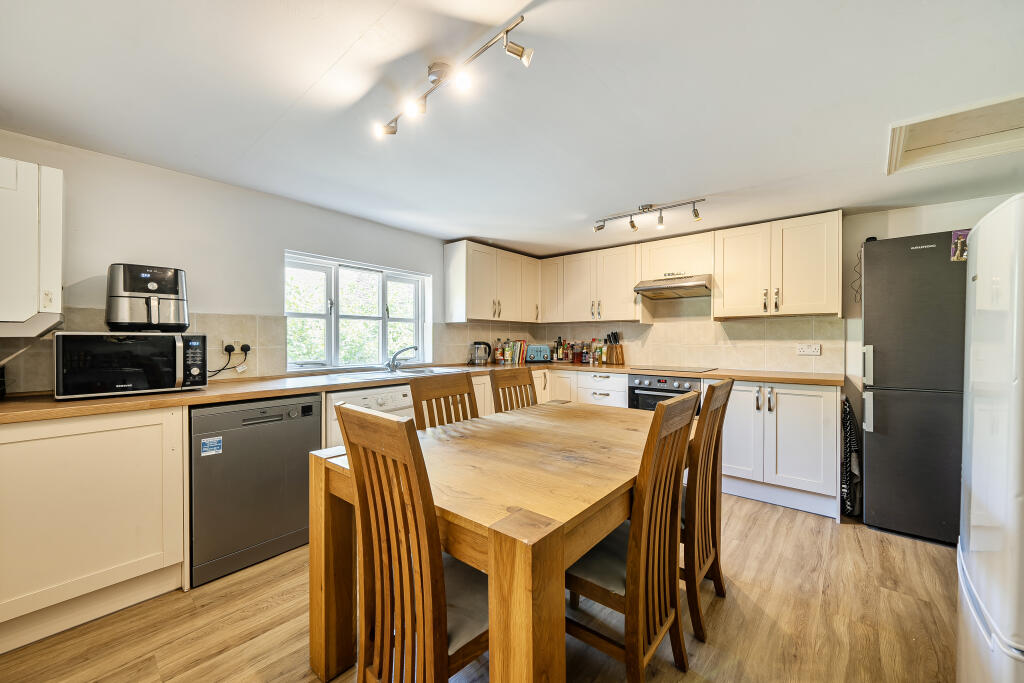 Apartment in Southampton - More