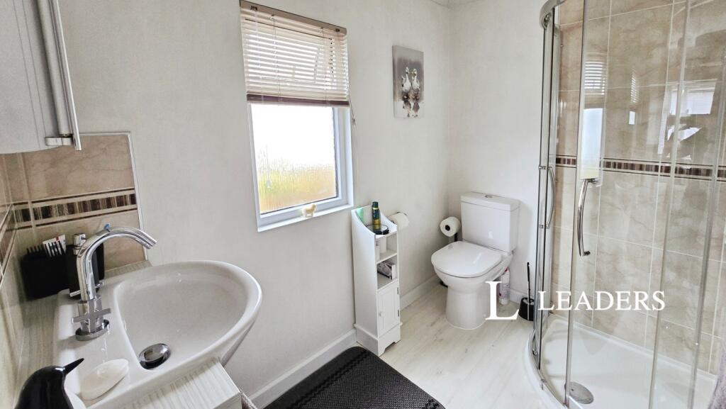 Ebrington Close, Leedons Park, Broadway - More