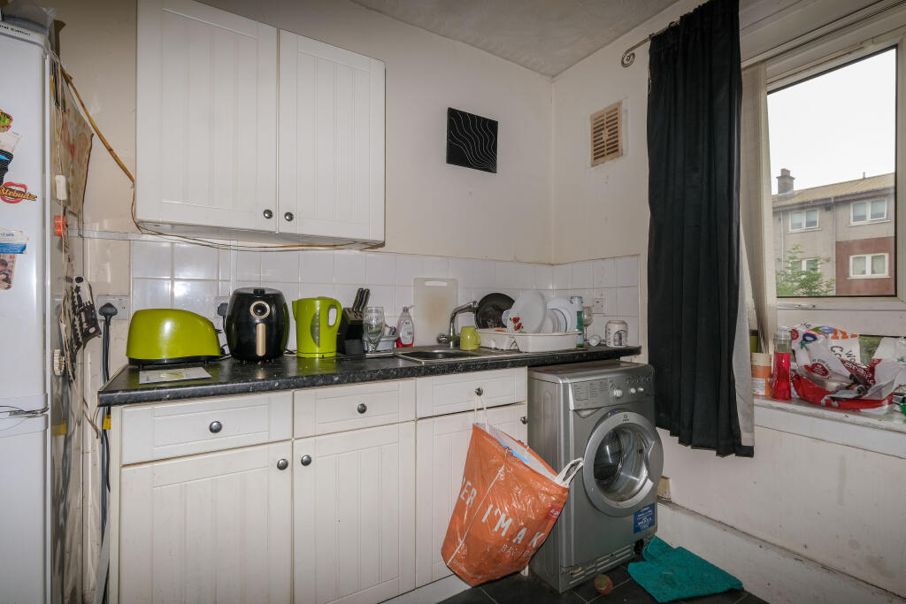 Apartment in Glasgow, West Dunbartonshire - More