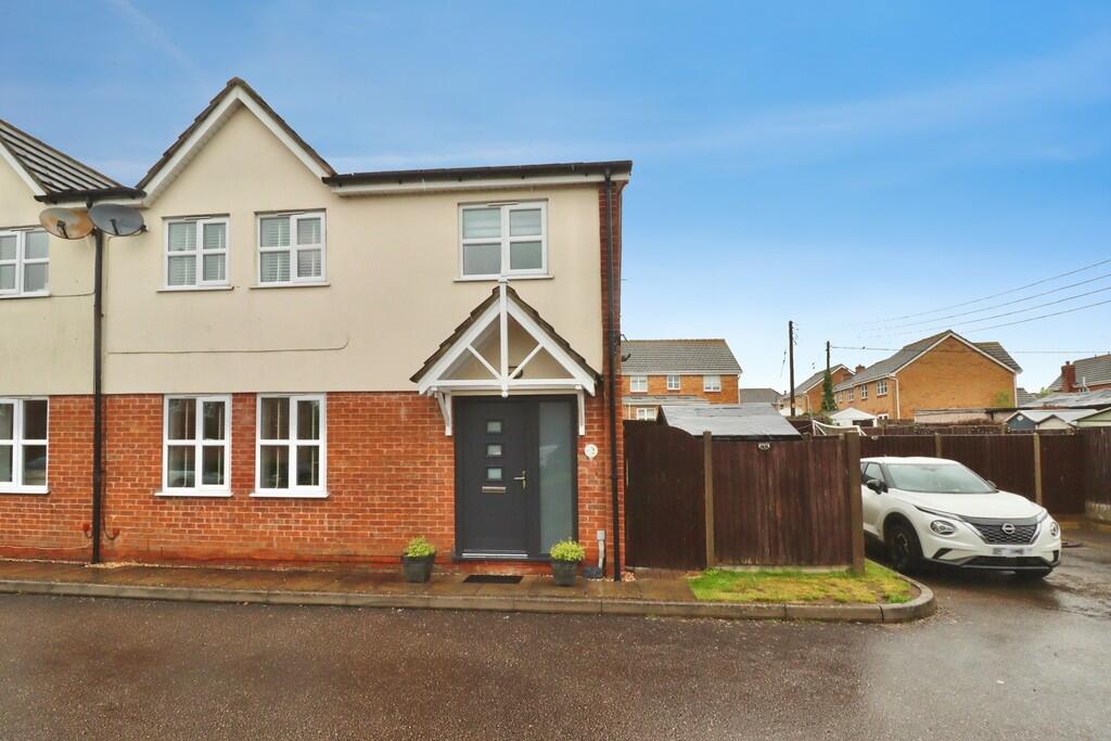 3-bed semi-detached on The Close, Fiskerton, Lincoln, £250,000