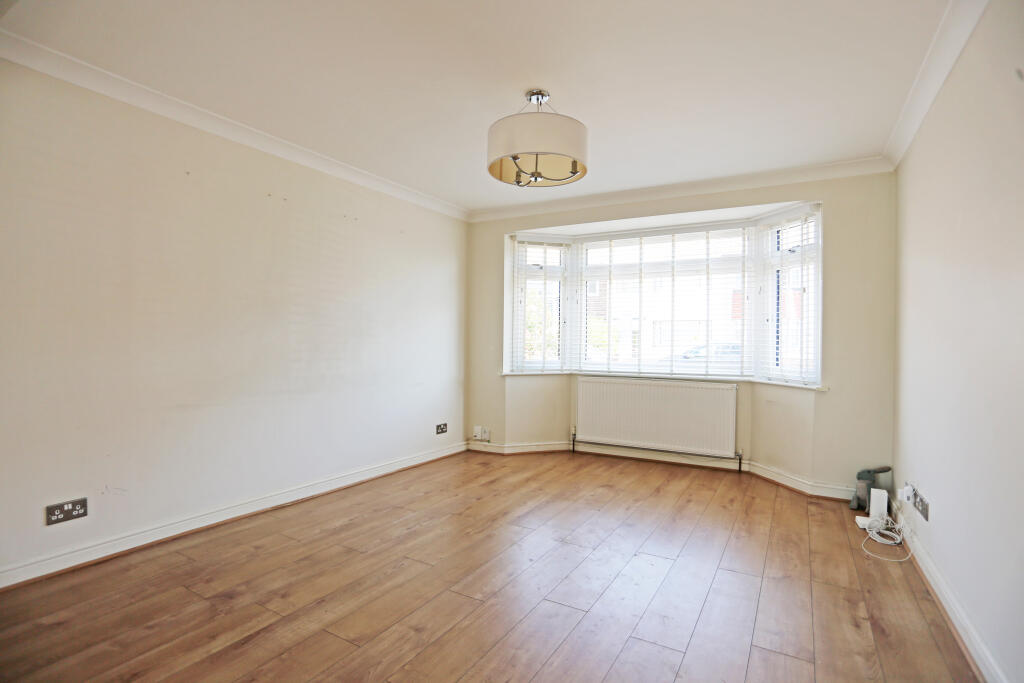 House in Rainham - View 4