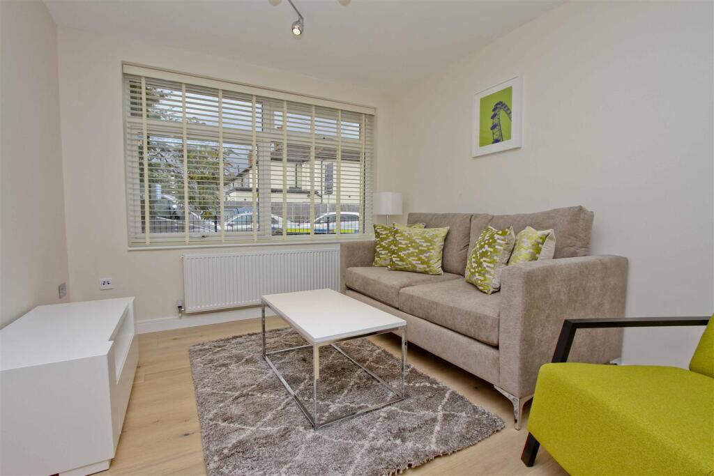 Apartment in London - More