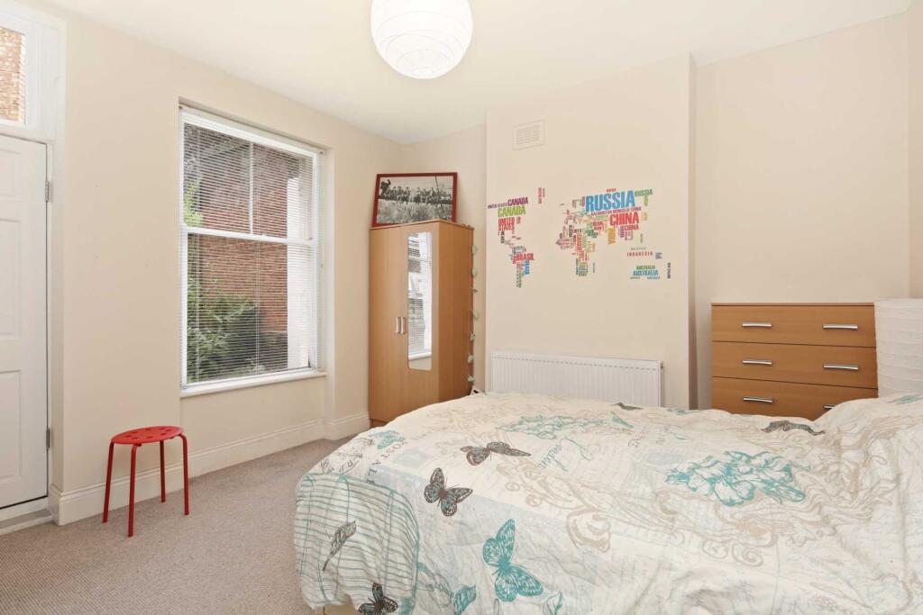 3 bedroom maisonette for rent
