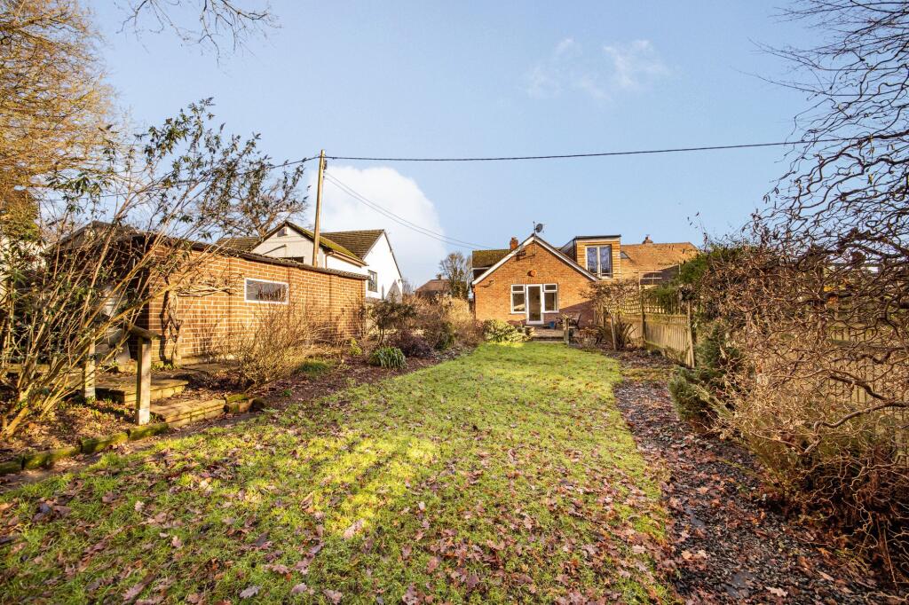 Main image of property: Sugworth Crescent, Radley, OX14