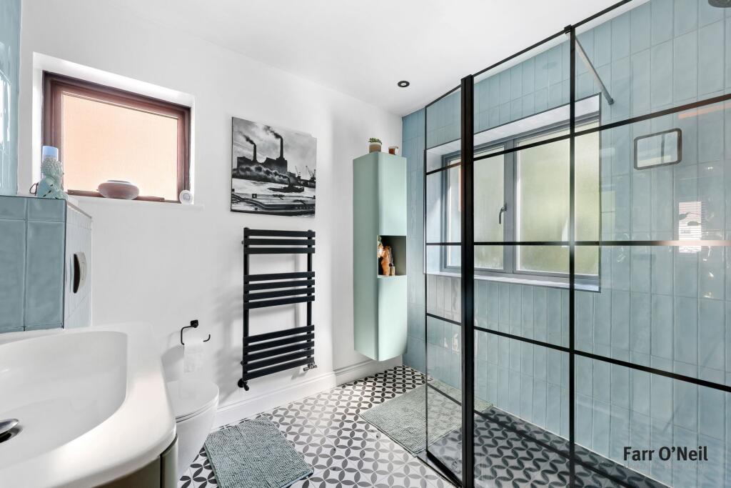 House in Epping Forest, Buckhurst Hill - View 3