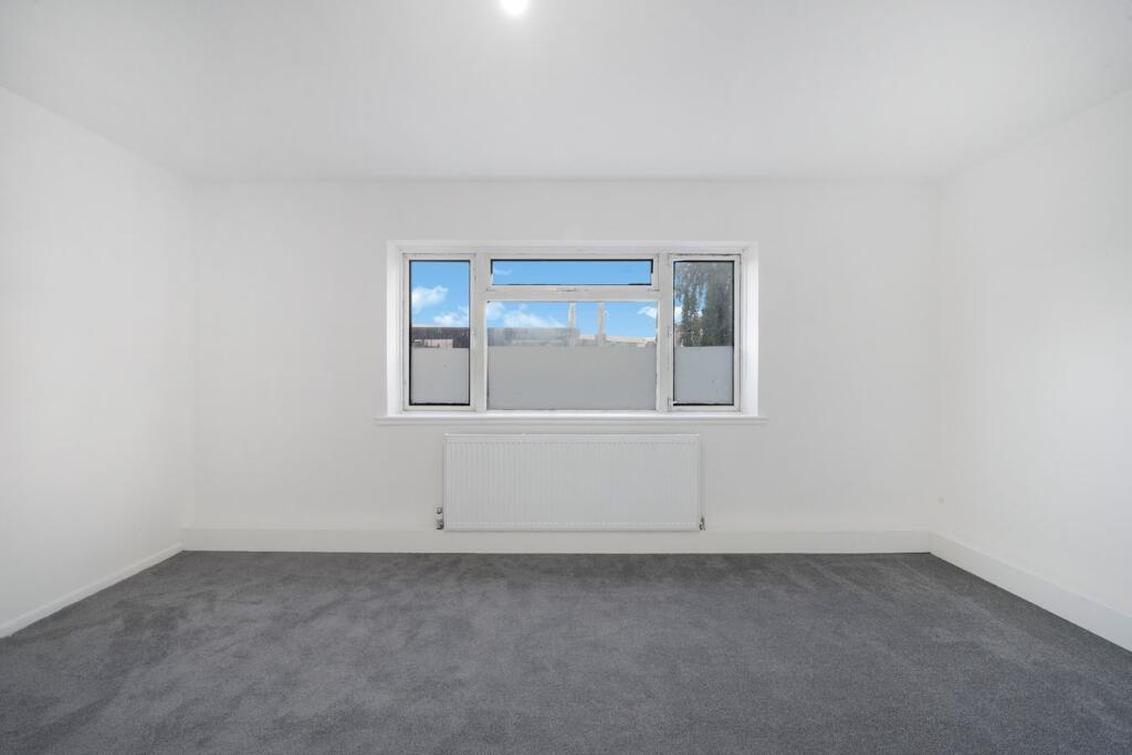 Apartment in Harrow - View 3
