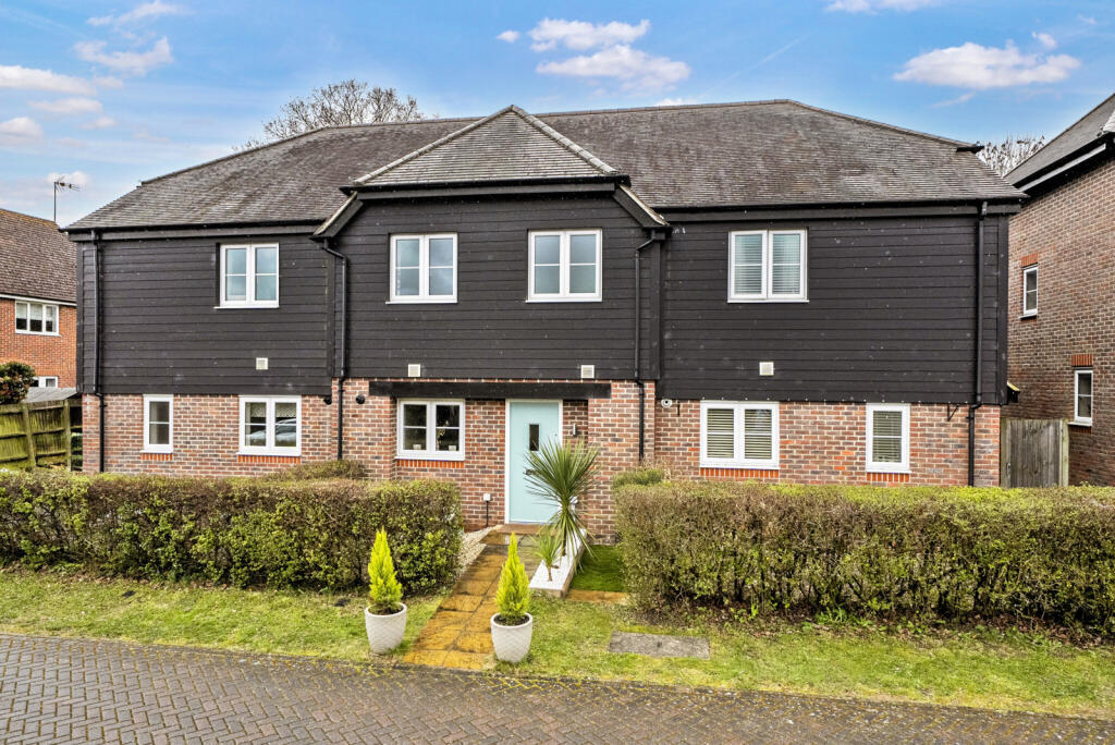 Main image of property: Mundy Close, Burghfield, Reading, RG30