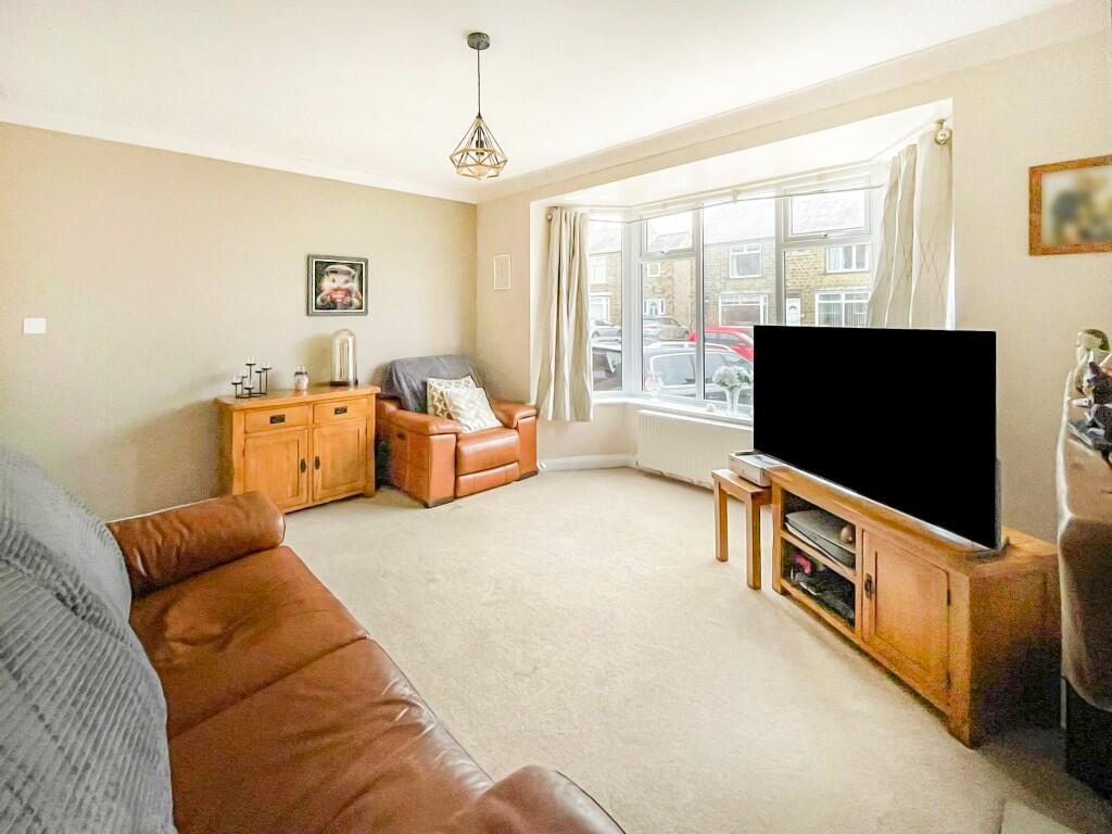 Heatherfield Crescent, Marsh, Huddersfield, West Yorkshire, HD1 photo 3