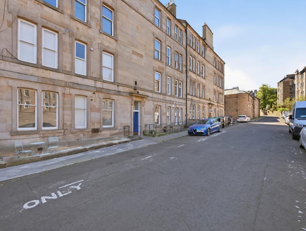 Main image of property: 11/9 Comely Bank Row, Edinburgh, EH4