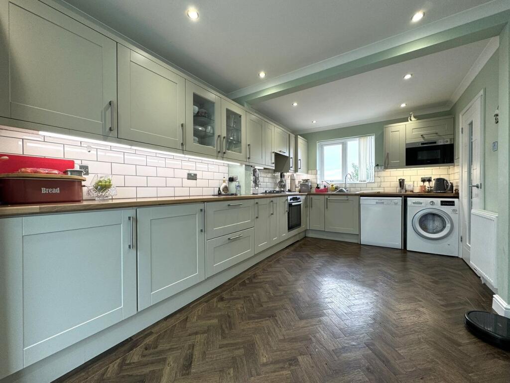 House in East Staffordshire, Brizlincote - View 4