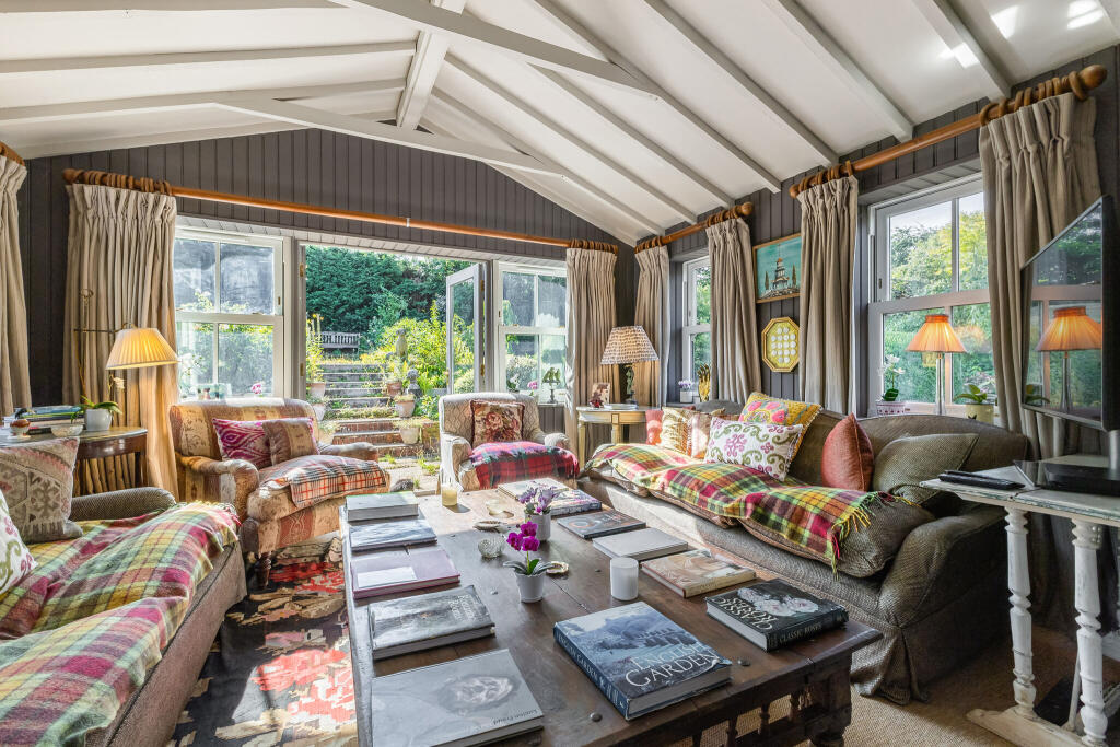House in East Hampshire, Colemore, Colemore and Priors Dean - View 5
