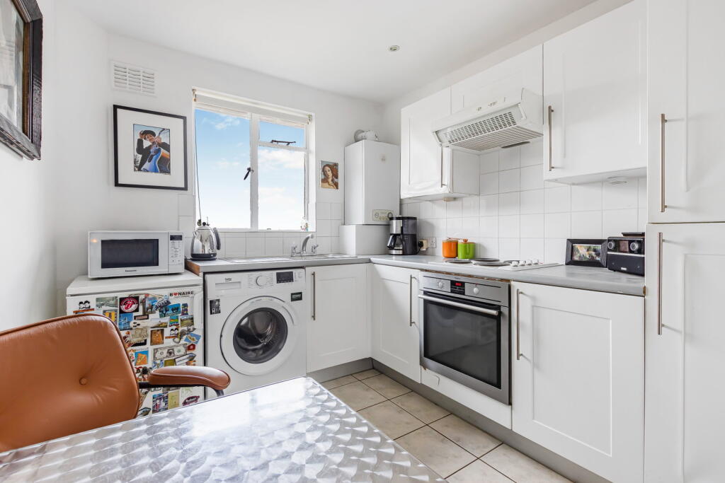 Apartment in London - View 3