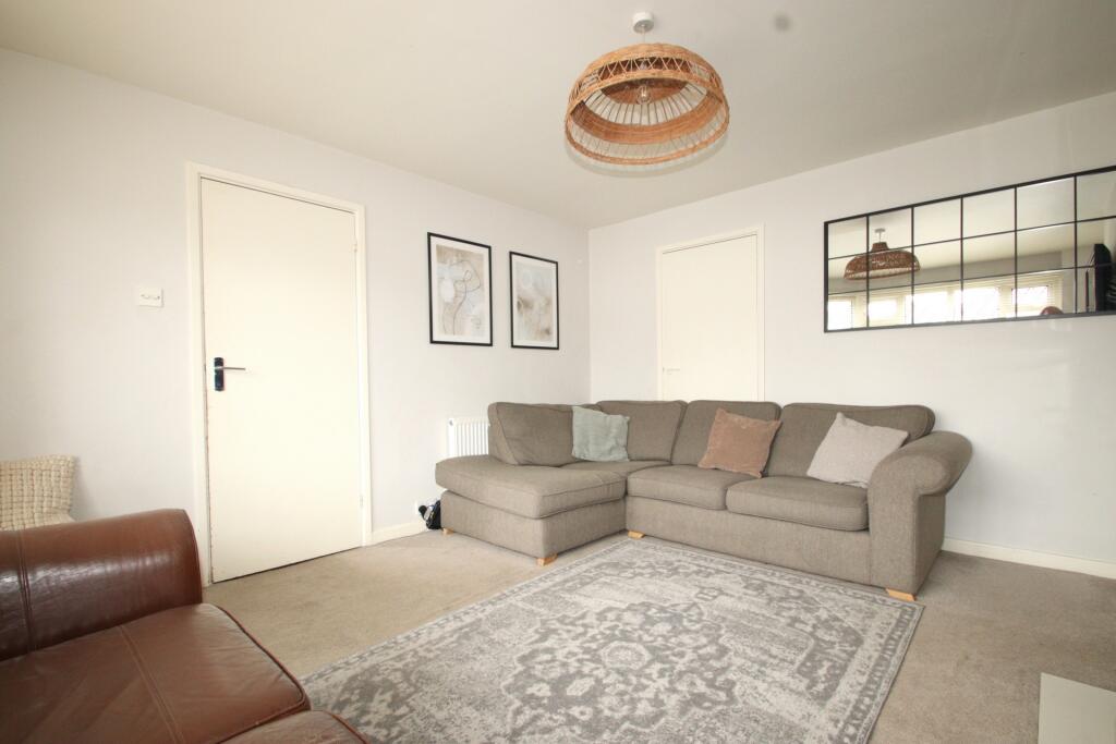 House in London, Broom Hill, Goddington - View 4