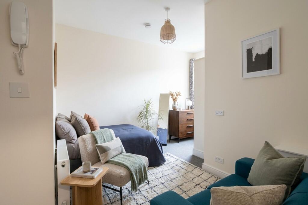 House in Southampton - View 2