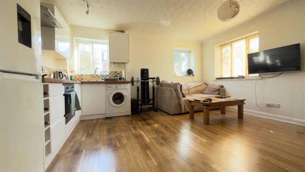 House in Peterborough - View 5